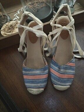 Roxy Striped Espadrille Wedge Sandals - Blue & Coral. Size 8